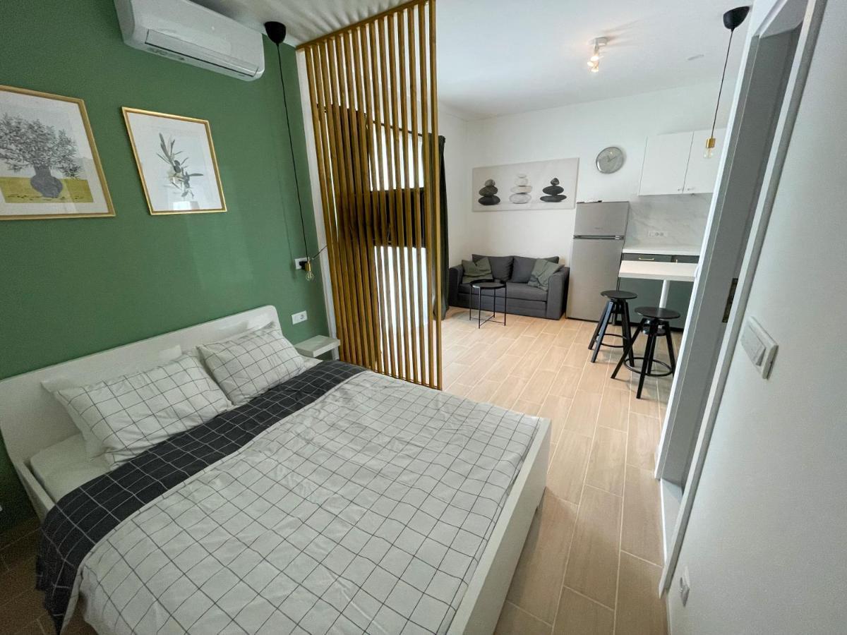 Modern Studio Overlooking Downtown Makarska Buitenkant foto