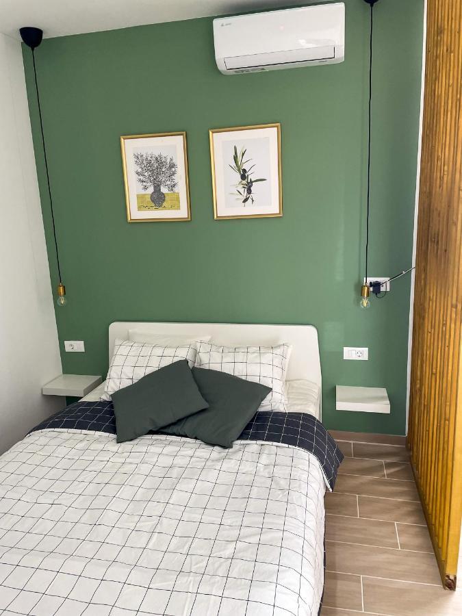 Modern Studio Overlooking Downtown Makarska Buitenkant foto
